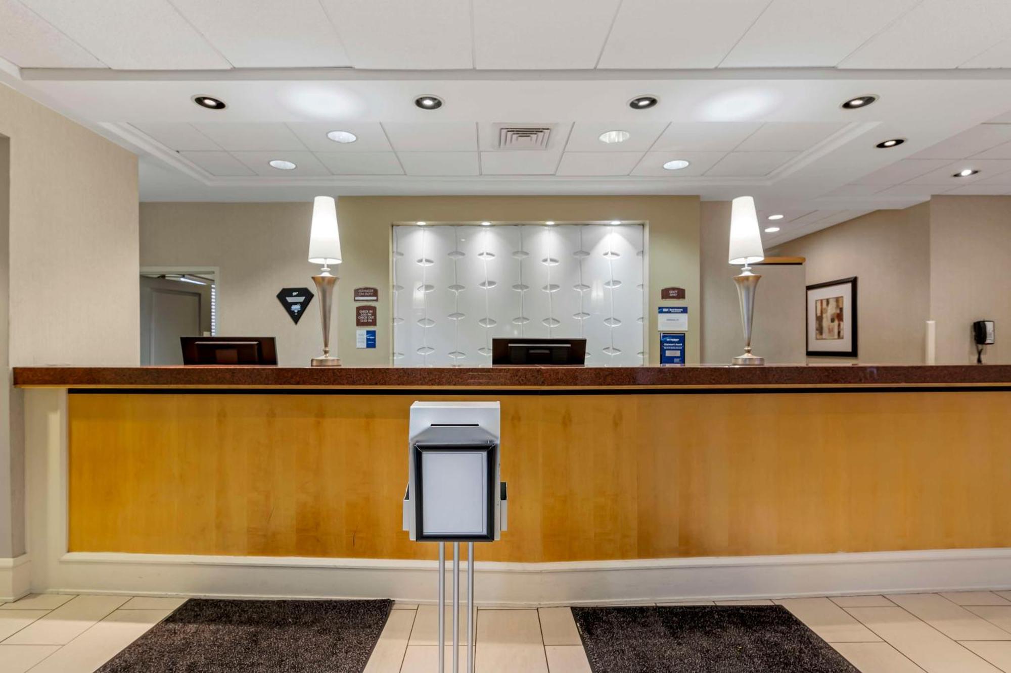 Best Western Plus Inntowner Madison Exterior foto