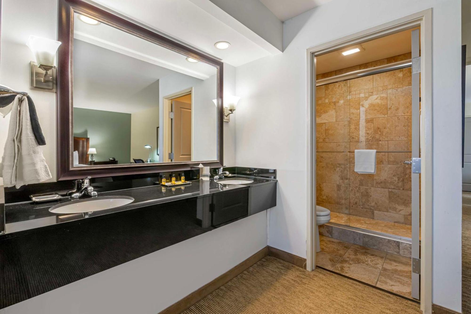 Best Western Plus Inntowner Madison Exterior foto